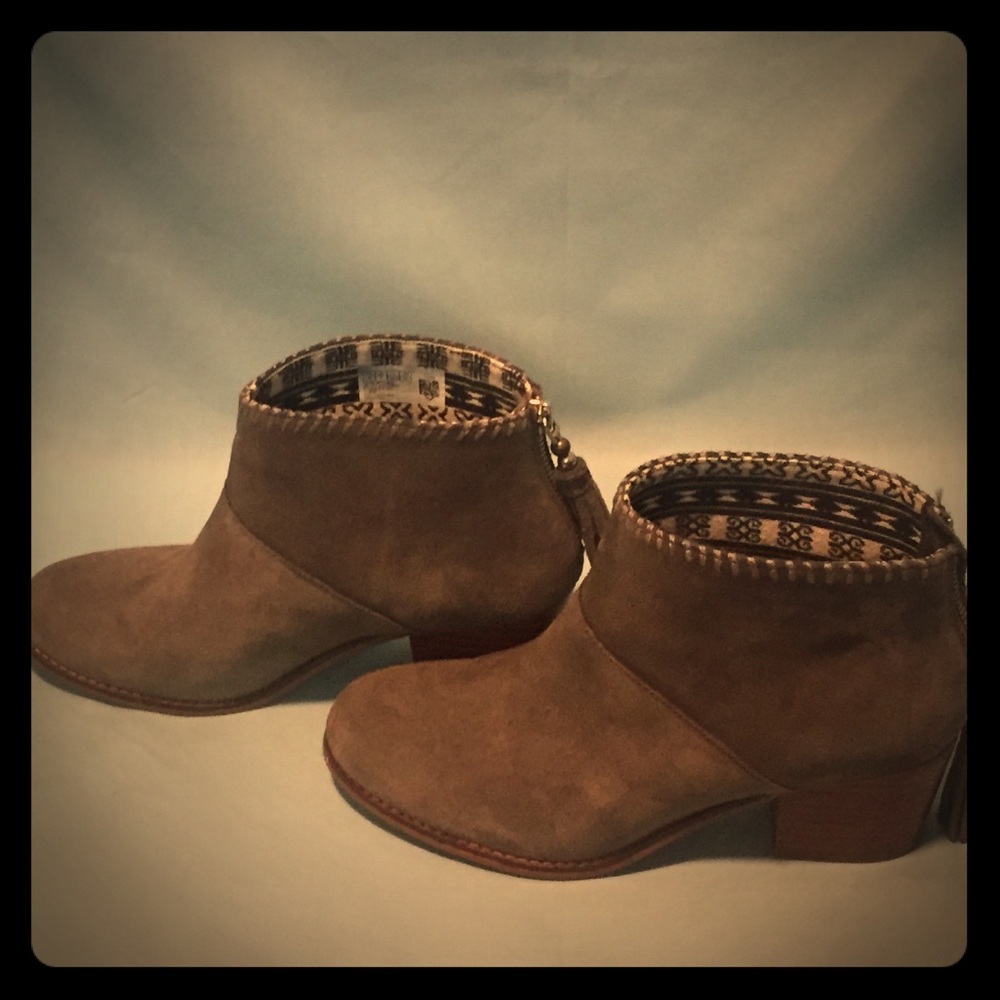 Toms Leila Suede Booties